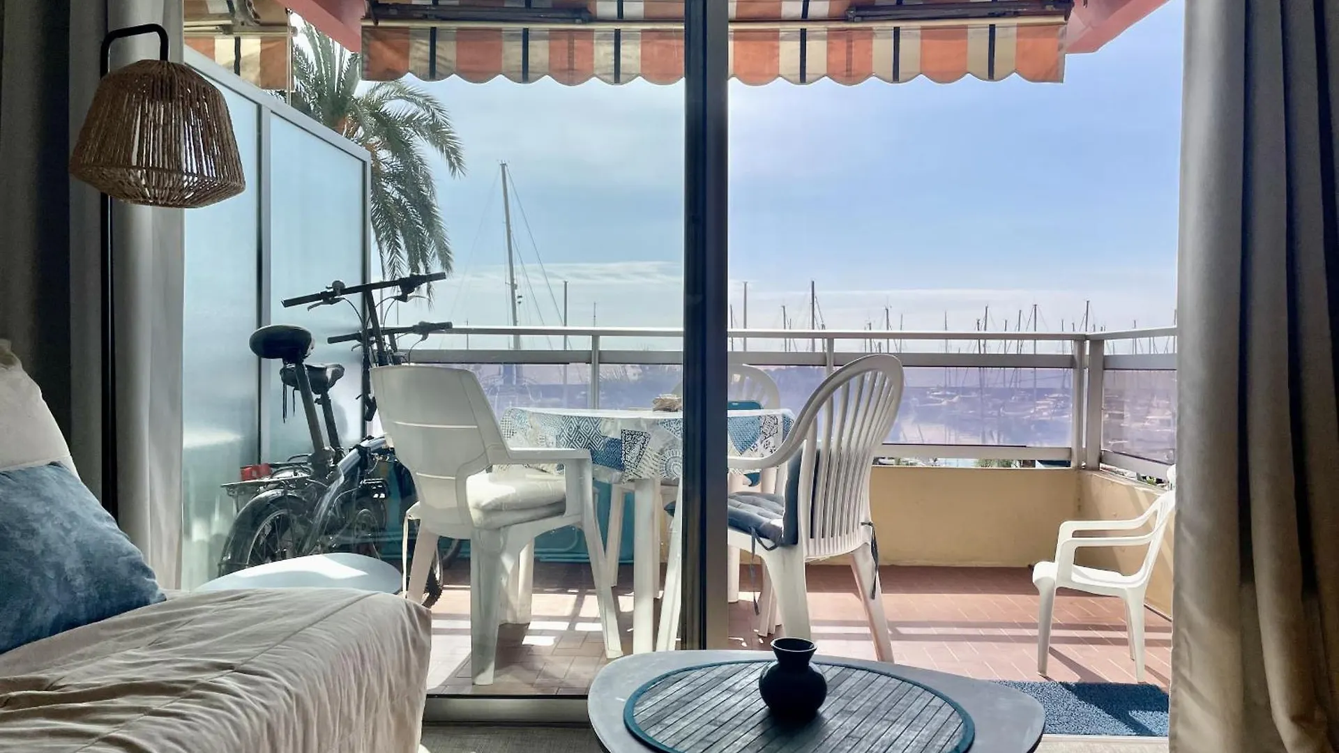 Apartment Studio Face Port Et Mer Menton France